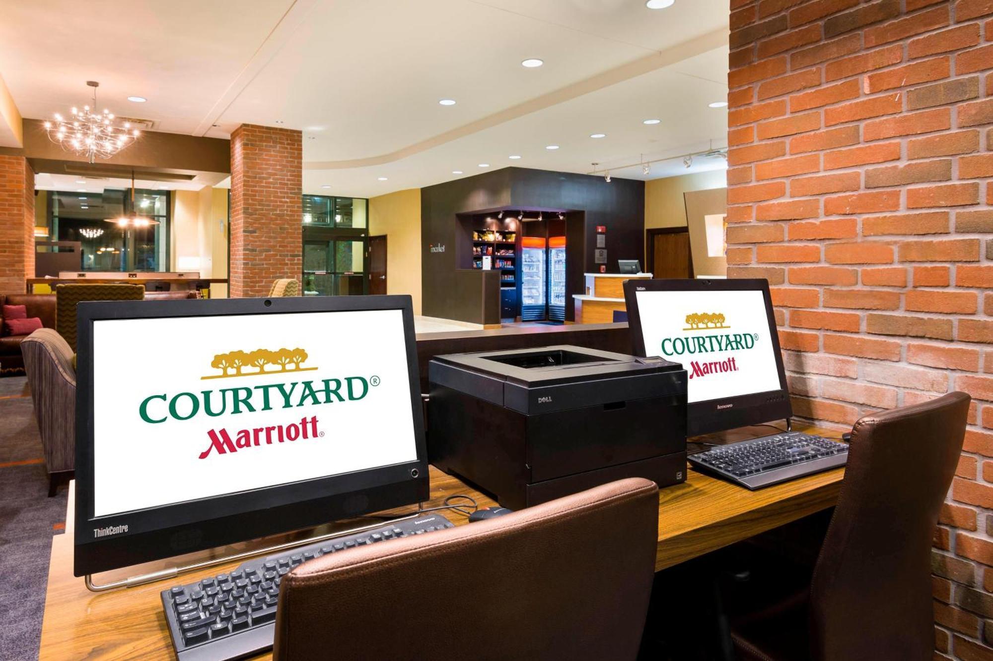 Courtyard By Marriott Little Rock Downtown Hotel Exterior photo