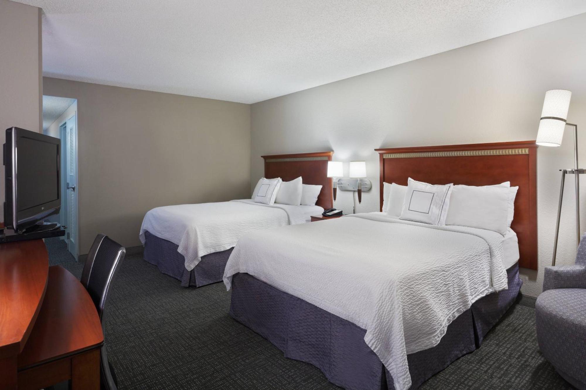 Courtyard By Marriott Little Rock Downtown Hotel Exterior photo
