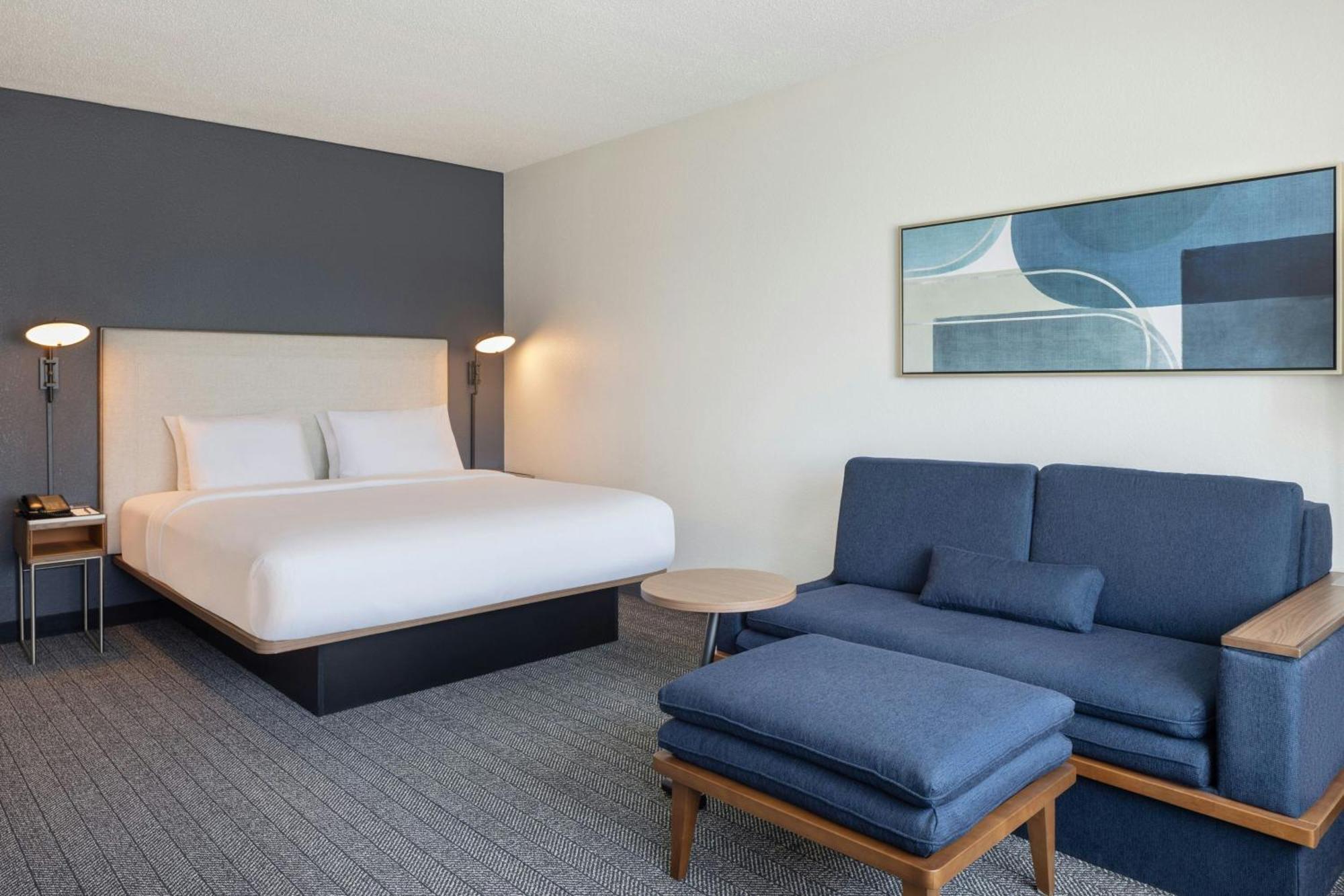 Courtyard By Marriott Little Rock Downtown Hotel Exterior photo