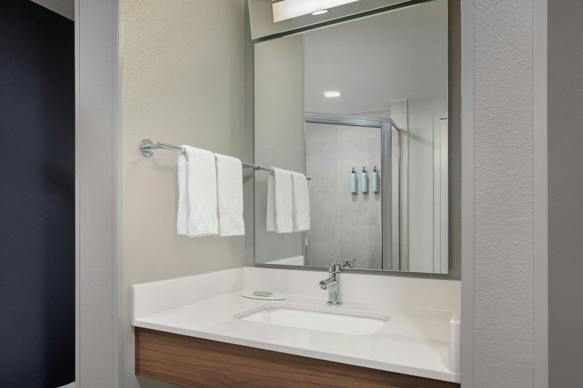 Courtyard By Marriott Little Rock Downtown Hotel Exterior photo