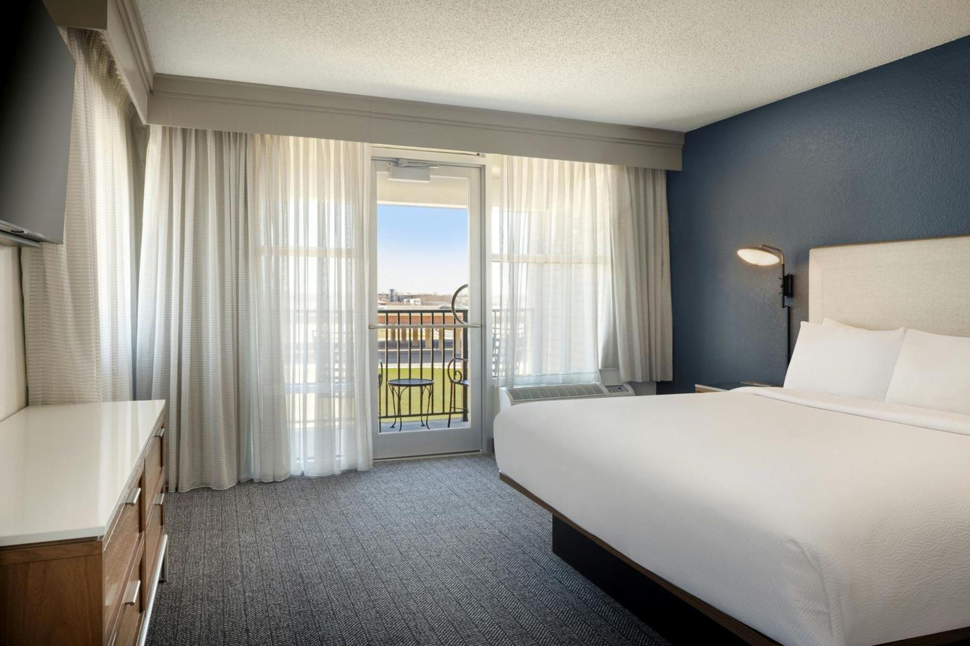 Courtyard By Marriott Little Rock Downtown Hotel Exterior photo