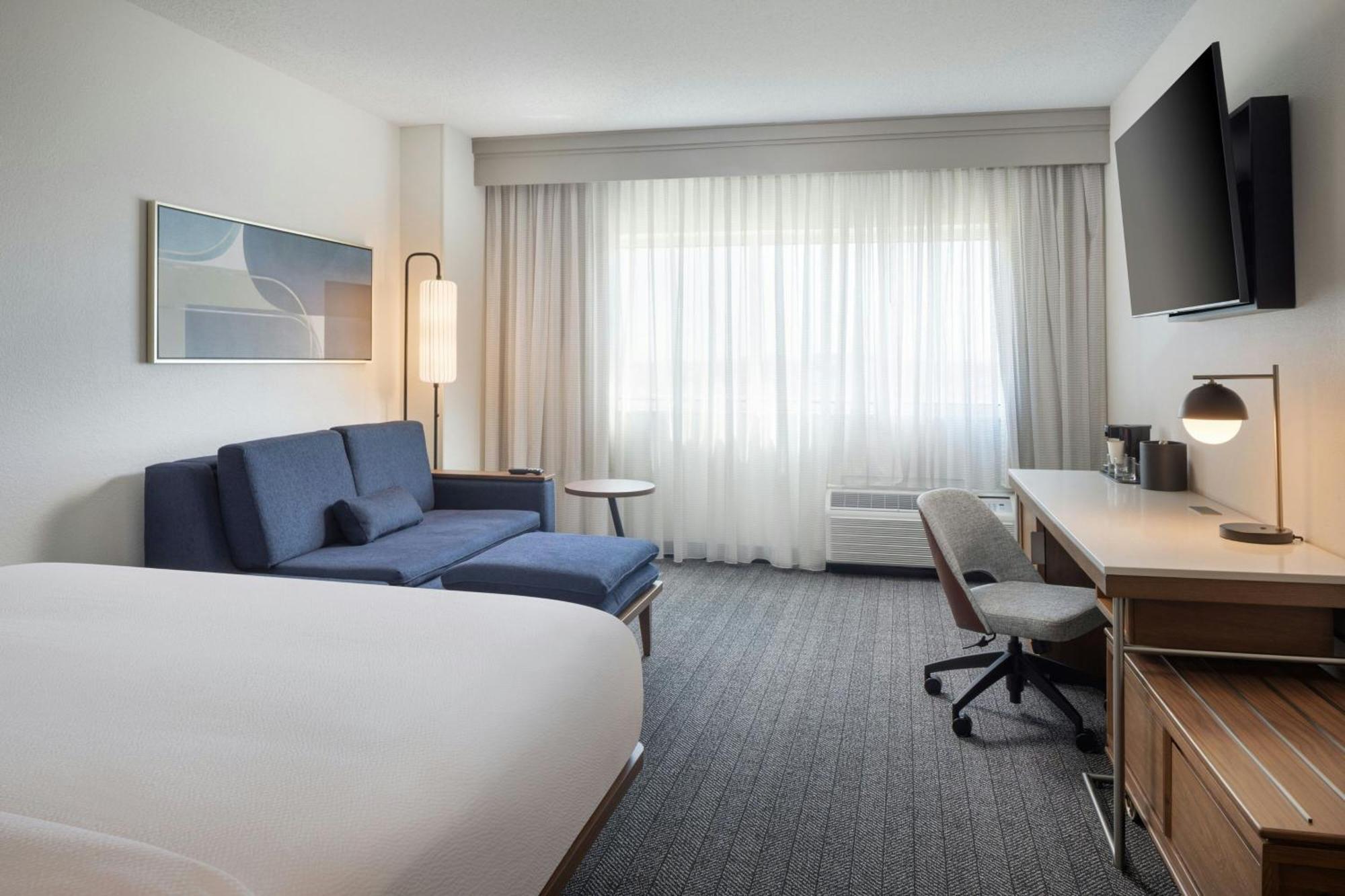 Courtyard By Marriott Little Rock Downtown Hotel Exterior photo