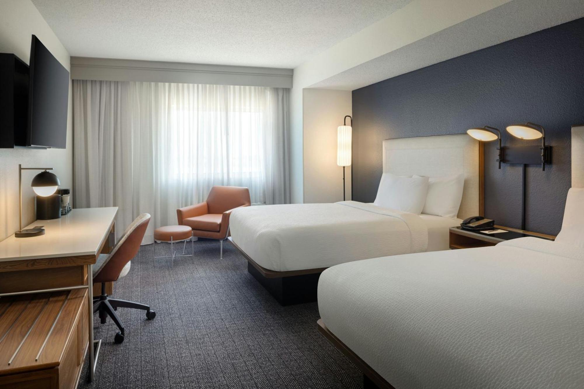 Courtyard By Marriott Little Rock Downtown Hotel Exterior photo